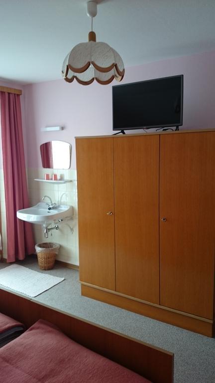 Haus Alpina Appartement Weissensee Buitenkant foto