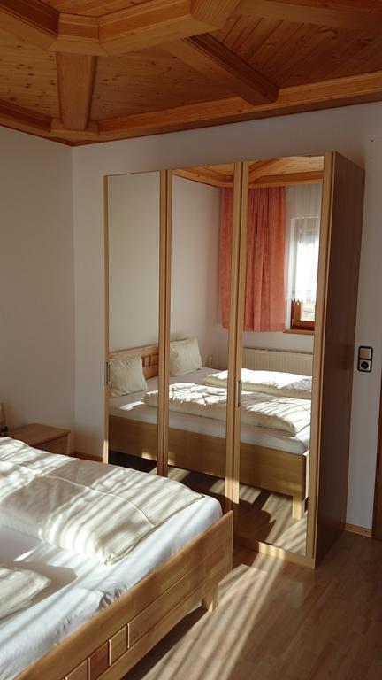 Haus Alpina Appartement Weissensee Buitenkant foto